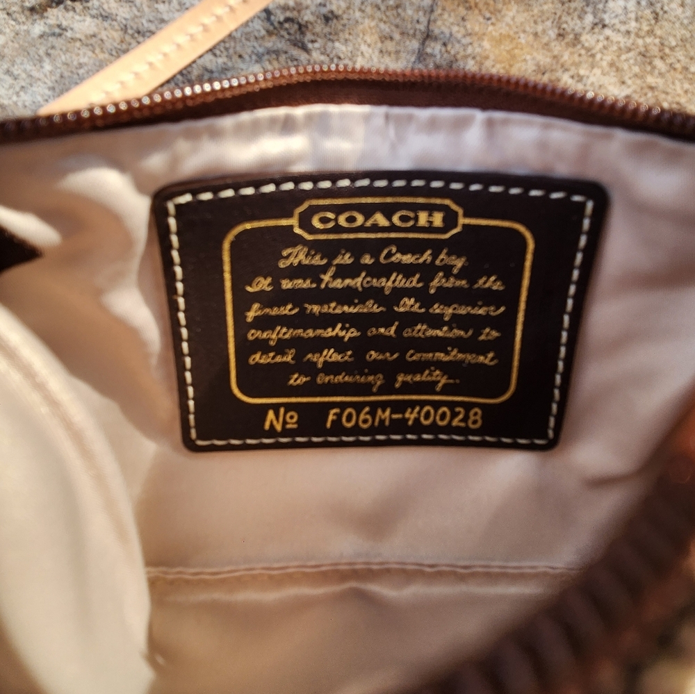 NWT Coach Signature Gold Stripe Wristlet Pouch Wallet - Picture 3 of 4